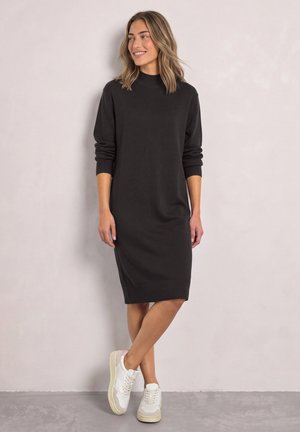 Street One, KNEE-LENGTH KNIT DRESS WITH A TURTLE NECK - Robe pull - black coffee