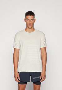 Salomon SENSE TEE - Spordi T-särk - rainy day/white