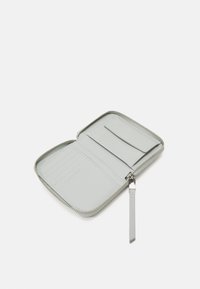 Calvin Klein QUILT MEDIUM ZIP AROUND WALLET - Maks - pigeon