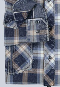 Karierte Hemd in Blau-, Braun- und Cremetönen mit einer Knopfleiste, umlegbaren Ärmeln und einer einzigen Brusttasche.