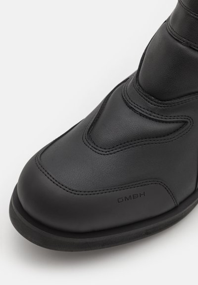 GmbH BARIS MOTO BOOT BAG MIX UNISEX - Členkové čižmy - black
