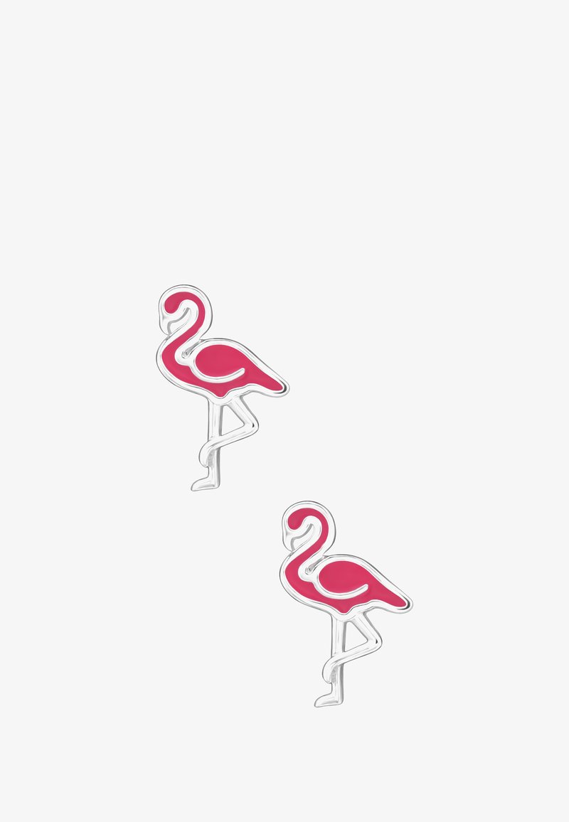 Orecchini a forma di fenicottero rosa realizzati in metallo con finitura smaltata lucida, caratterizzati da forme distintive e una posa giocosa, montati su un supporto color argento.