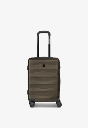 Hartschalen-Koffer in dunkelolivgrün mit strukturiertem Wellenmuster, vier Rollen und ausgezogenem Teleskopgriff.