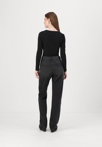 Elisabetta Franchi TROUSERS - Ravne kavbojke - black denim