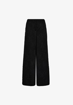 Svarta vida byxor med präglat abstrakt mönster och knappstängning vid midjan, visade mot en vit bakgrund.