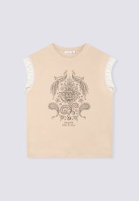 T-shirt beige a maniche corte con stampa floreale e paisley, con pizzo decorativo sulle spalle e la scritta "SEGUE IL FLUSSO".