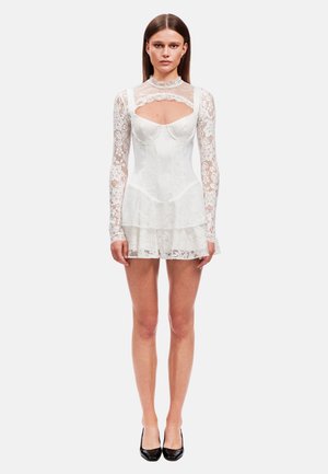 OW Collection NORI LACE - Cocktailkjole / festkjole - white