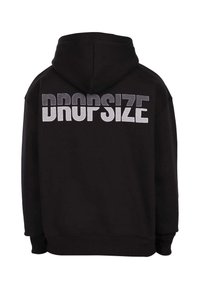 Haut noir avec une grande inscription bicolore "DROPSIZE" imprimée sur le haut du dos, doté d'une capuche et de manches longues.