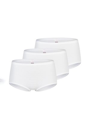 Drei Paare nahtloser weißer Baumwoll-Damenslips, in versetzter Anordnung vor weißem Hintergrund.