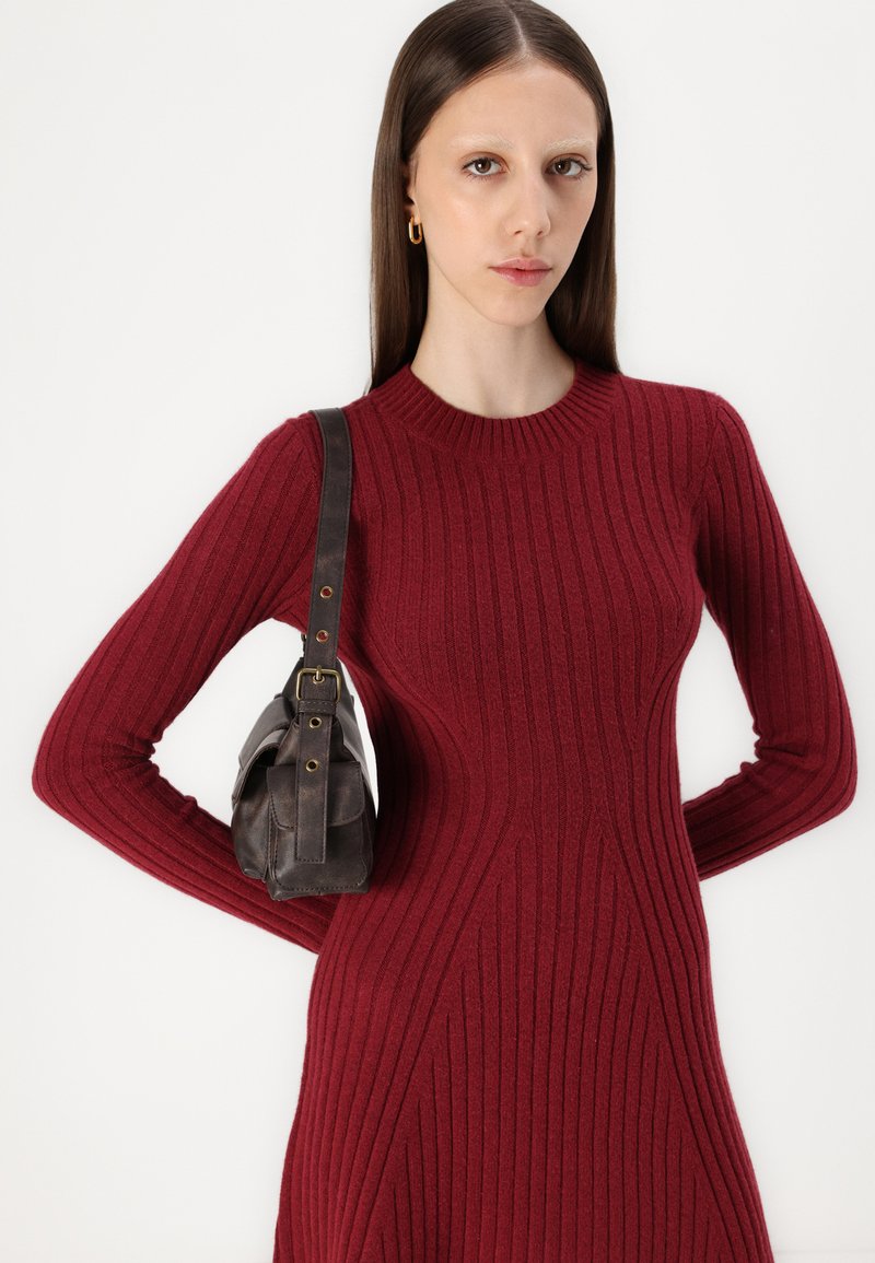 Hollister Co. Ribbed Skater Mini Sweater Dress - Jumper dress -  cordovan/dark red - Zalando.ie