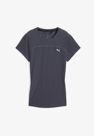 Námornícky modré športové tričko vyrobené z ľahkej tkaniny, s krátkymi rukávmi, okrúhlym výstrihom a malým bielym logom na hrudi.