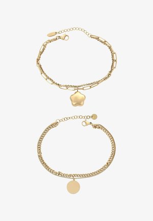 Kultasävyiset rannekorut, joissa on litteä tähti ja pyöreä riipus. Toinen koostuu ketjuyhdistelmistä, toinen on kuvioitu ketjumalli.