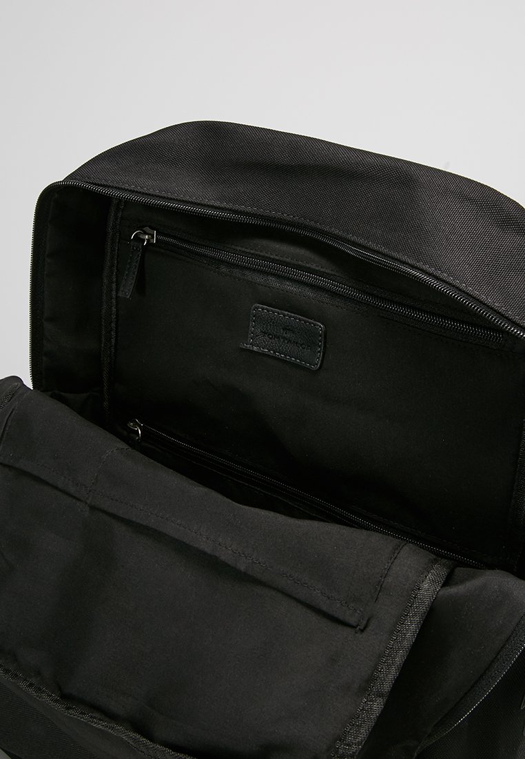 TOM TAILOR SIMON Ryggsäck blacksvart Zalando.se TOM TAILOR SIMON Ryggsäck blacksvart Zalando.se