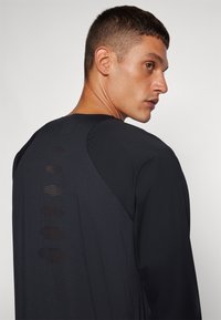 Oakley SEEKER AIRLINE  - Hosszú ujjú felső - blackout