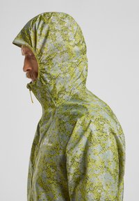 Jack Wolfskin PRELIGHT - Outdoorjas - sandblasted chartreuse