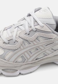 ASICS SportStyle GEL-NYC UNISEX - Sapatilhas - cream/cloud grey