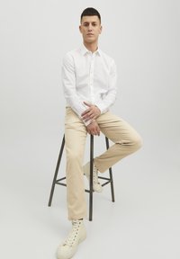 Thumbnail Image 10