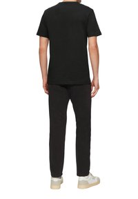 s.Oliver MIT HALLOWEEN-STICKEREI - T-shirt print - schwarz