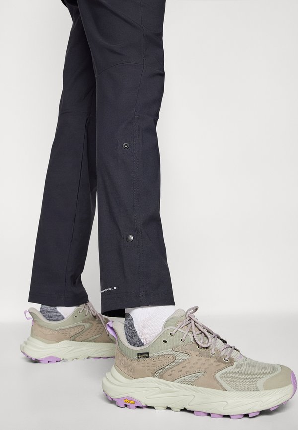 LESLIE FALLS II - Trousers4