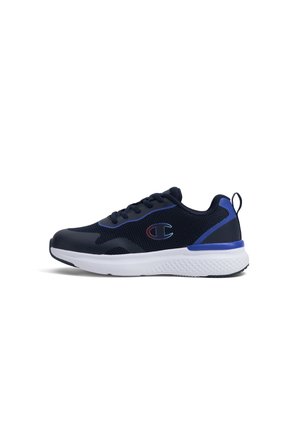 Marineblå og sort atletiksneaker med hvid sål, blå accenter, mesh-stof, snørebånd og Champion-logo på siden.