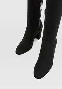 Stradivarius Botas mosqueteras - black