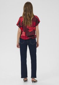 Culture DANA CAPSLEEVE - Nyomott mintás póló - fiery red art