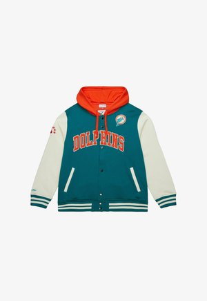 Delfine Kapuzenjacke mit einem türkisfarbenen Körper, orangefarbener Kapuze und cremefarbenen Ärmeln. Mit Druckknöpfen, Seitentaschen und Logo-Details. Gestreifte Bündchen.