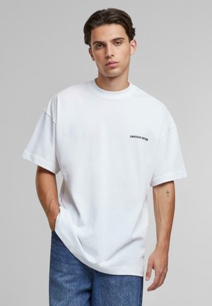 Another Cotton Lab IT ALL STARTS WITH A DREAM OVERSIZE UNISEX - T-Shirt print - white