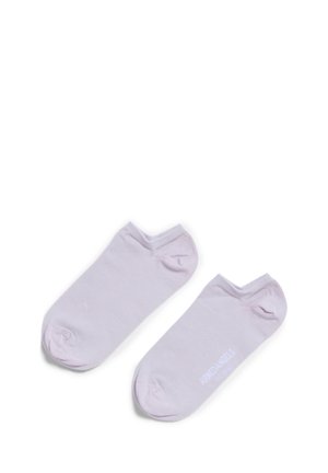 Lilas-farbene Knöchel-Socken aus weicher Baumwolle, mit einem schlichten Design, einem gerippten Oberteil und einem Kontrastlogo. Hoher Tragekomfort, keine Muster.