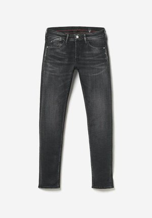 Jeans de mezclilla negra con un ajuste slim, diseño de cinco bolsillos y un lavado desgastado. Presenta una cintura estándar con trabillas para el cinturón y cierre de botón.