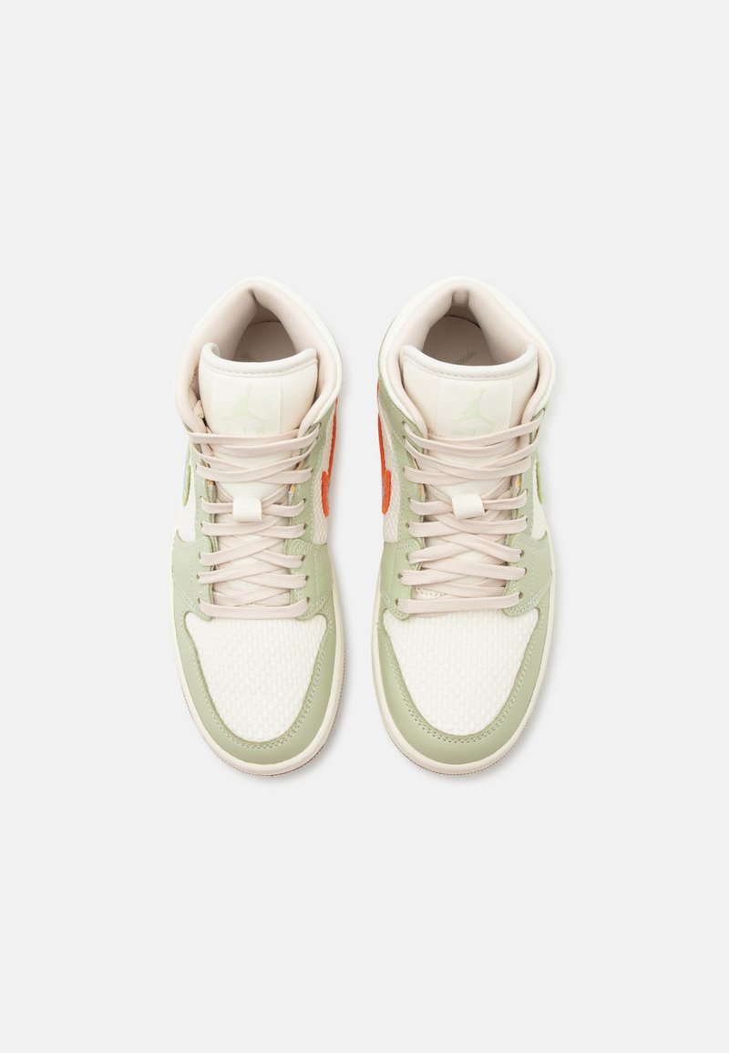 AIR JORDAN 1 MID SE - Vysoké tenisky - olive aura/pearl white/lawn/university blue