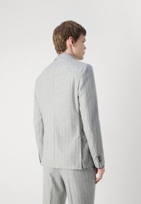 BOSS HANRY - Uzvalks - open grey