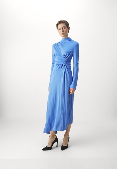 Victoria Beckham HIGH NECK DRAPED DRESS - Trikotāžas kleita - oxford blue