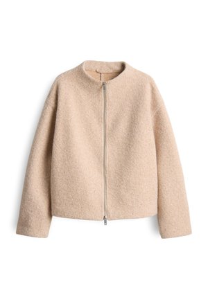Beige wollen blend jas met een ronde halslijn, voorzijde ritsluiting en verlaagde schoudernaad. Zachte, gestructureerde afwerking, cropped lengte.