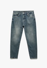 Jeans de mezclilla azul claro con un diseño de pierna recta, estilo de cinco bolsillos y un desgaste sutil. Cuenta con herrajes metálicos y cremallera.