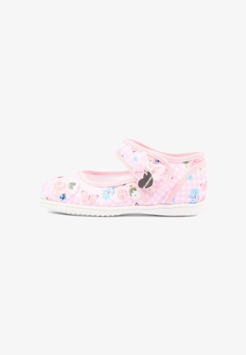 Chaussure Mary Jane rose pour tout-petit avec motif floral et papillons, bride ajustable avec nœud et breloque métallique en forme de cœur.