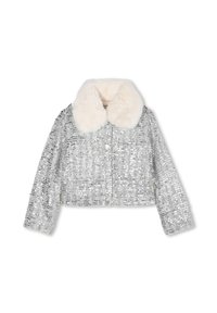 Veste cropped en sequins argentés avec un col en fausse fourrure blanche, dotée de manches longues et de fermetures à boutons à l'avant. Détail de surface texturée.