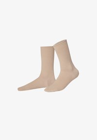 Unselected, toasted nut