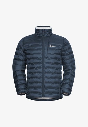 Giacca di piumino blu navy con collo alto, cerniera completa e cuciture in vista. Presenta un logo sul petto sinistro e polsini elasticizzati.