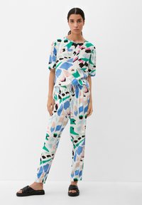 s.Oliver REGULAR MIT DOBBY-STRUKTUR - Broek - ecru