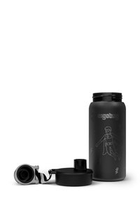 Schwarze Edelstahl-Wasserflasche mit mattem Finish, ausgestattet mit einem Superhelden-Graphic und einem grauen Deckel mit einem Trageband für einfachen Transport.