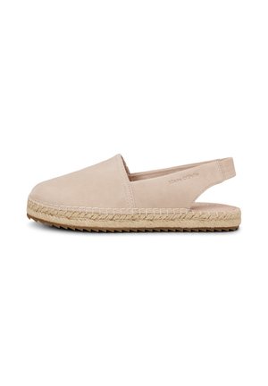 Beige Wildleder-Espadrille mit geschlossenem Zeh, Fersenschlaufe, geflochtener Jutesohle und Gummiaußensohle, Seitenansicht vor weißem Hintergrund.