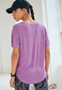 Next Paprasti marškinėliai - purple