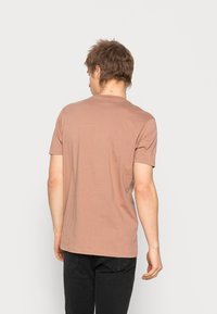 Ellesse RORRI - T-shirt básica - brown