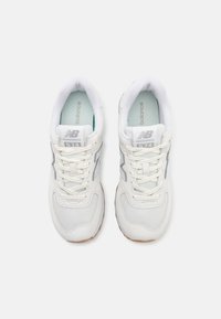 New Balance U574SOC UNISEX - Tenisice - white