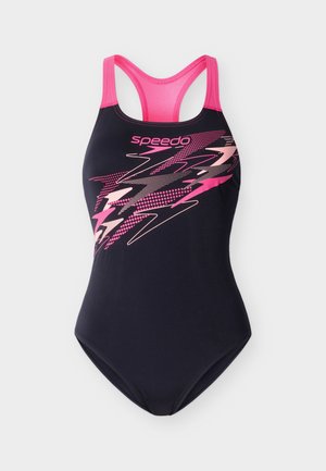 Sort badedragt med pink racerback-stropper og pink abstrakt lyn-design med "speedo"-logo foran.