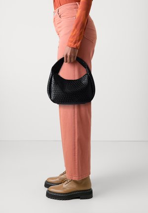 Pieces PCSANNA BRAIDED SHOULDER BAG - Käekott - black
