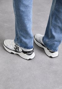 TRAINER - Trainers - white/black/grey