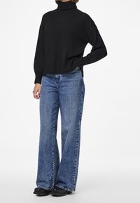 Pieces Sweter