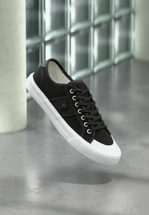 KARL LAGERFELD RAE RELIEF NFT - Αθλητικά παπούτσια - black